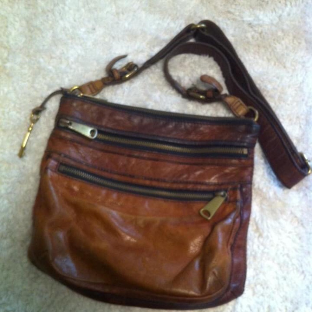 LAST CHANCE BAG‼️ Fossil “Explorer” Medium Crossbody